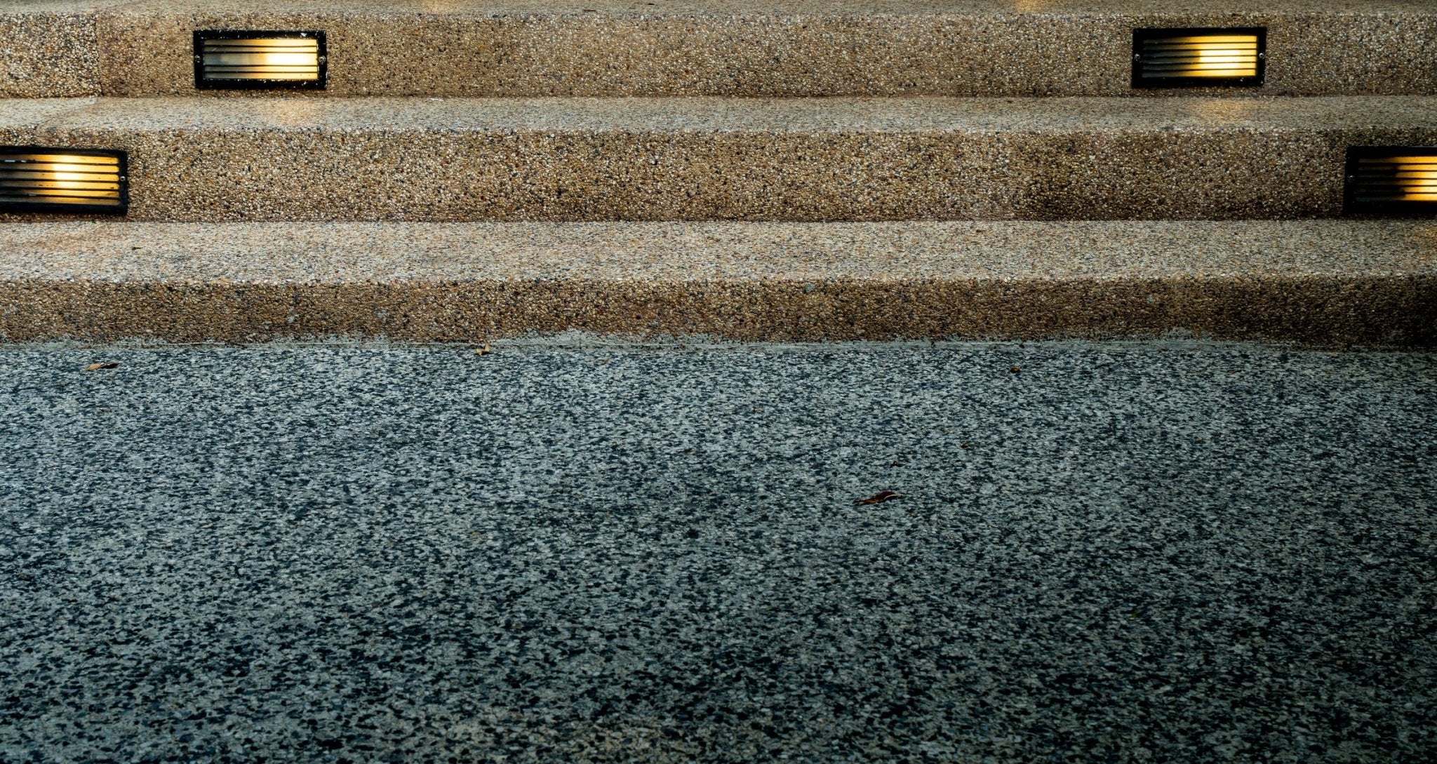 Carpeta de alfombra de piedra de PU Vertical Pared vertical Base de escalera Guijarros de mármol W738 1-9Kg